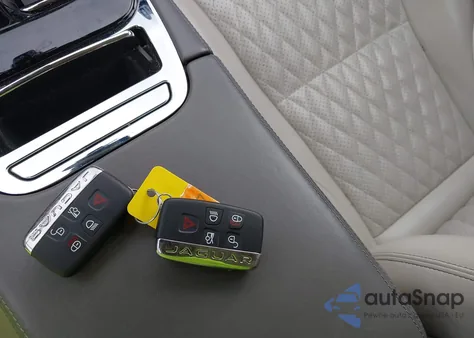 2016 Jaguar Xjl Xjl Portfolio z USA, uszkodzony, nr VIN SAJWA2G76G8W00430